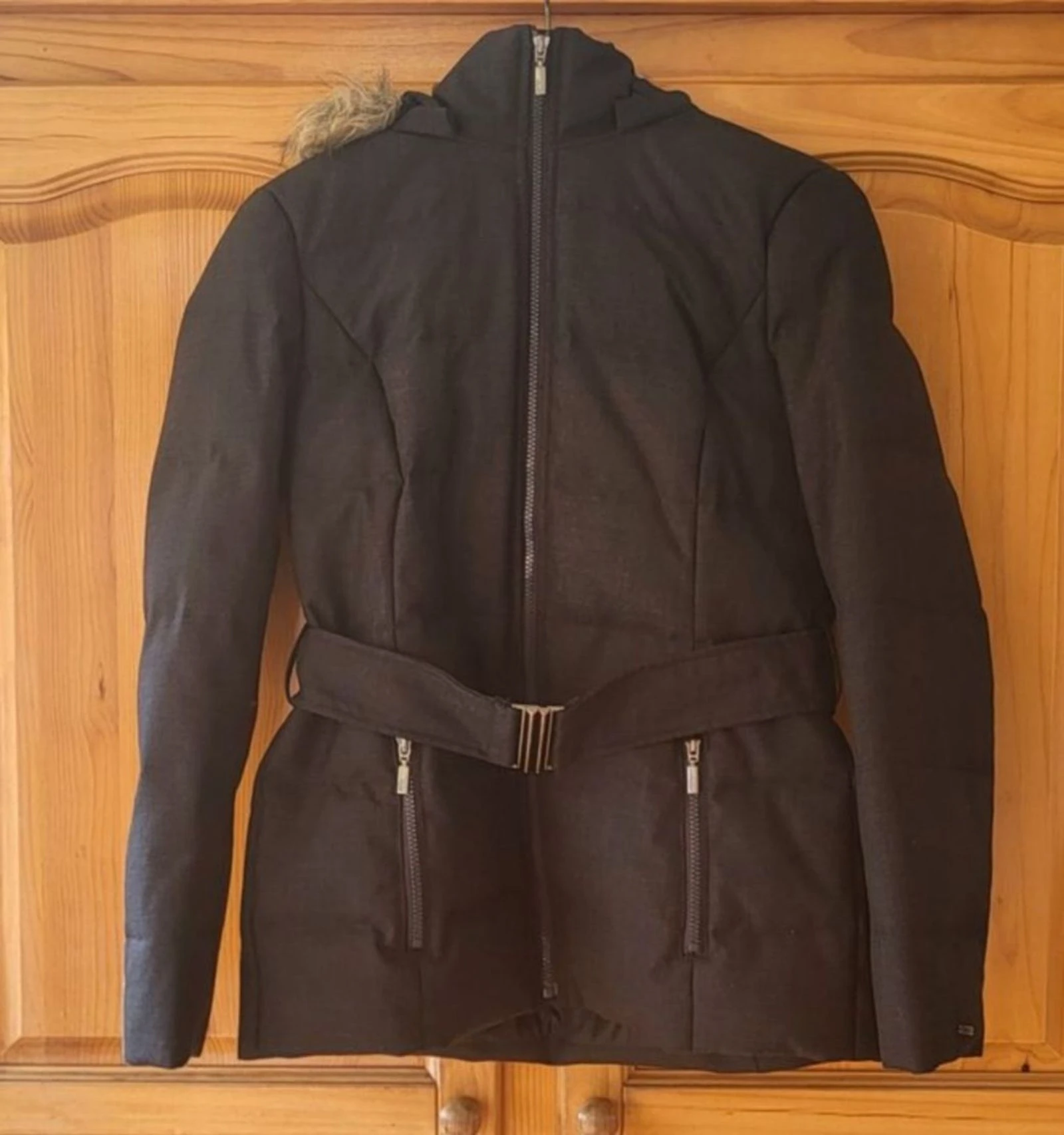 Esprit Casaco de penas TL/T40-Cinza-Capuz de imitação de pelúcia removível-Corte reto com penas – photo 4